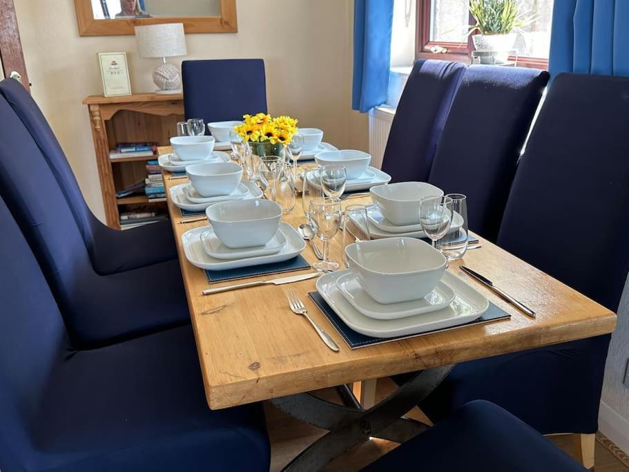 פרסטאטין Offa'S Lodge Family Home Quiet Area With Sea Views מראה חיצוני תמונה